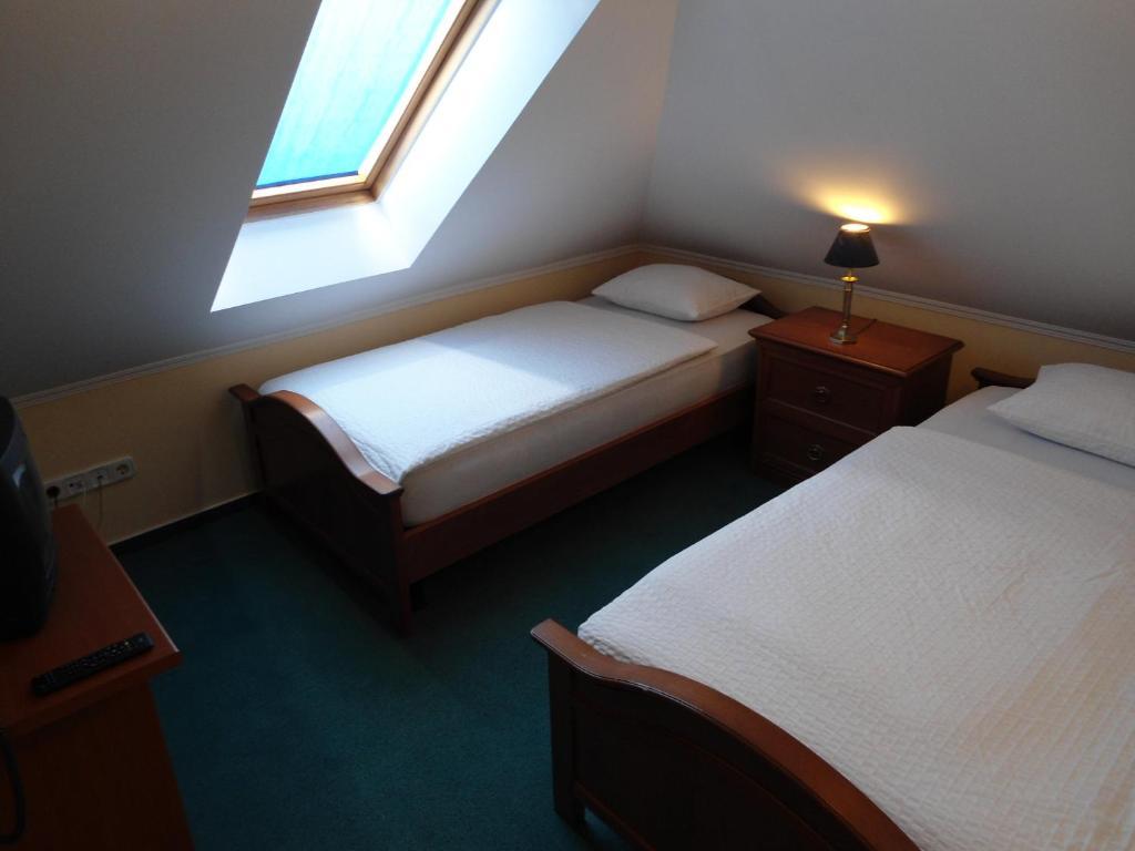 Platan Hotel Sarvar Room photo